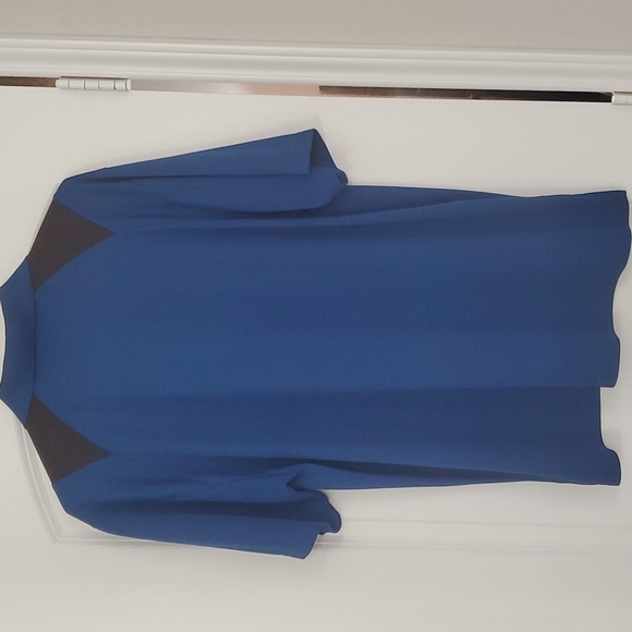 Nice blue and black golf shirt in very good condition! - Picture 4 of 5